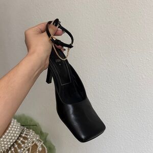 Almost NEW Zara Black Heels with Gold Chain Detail